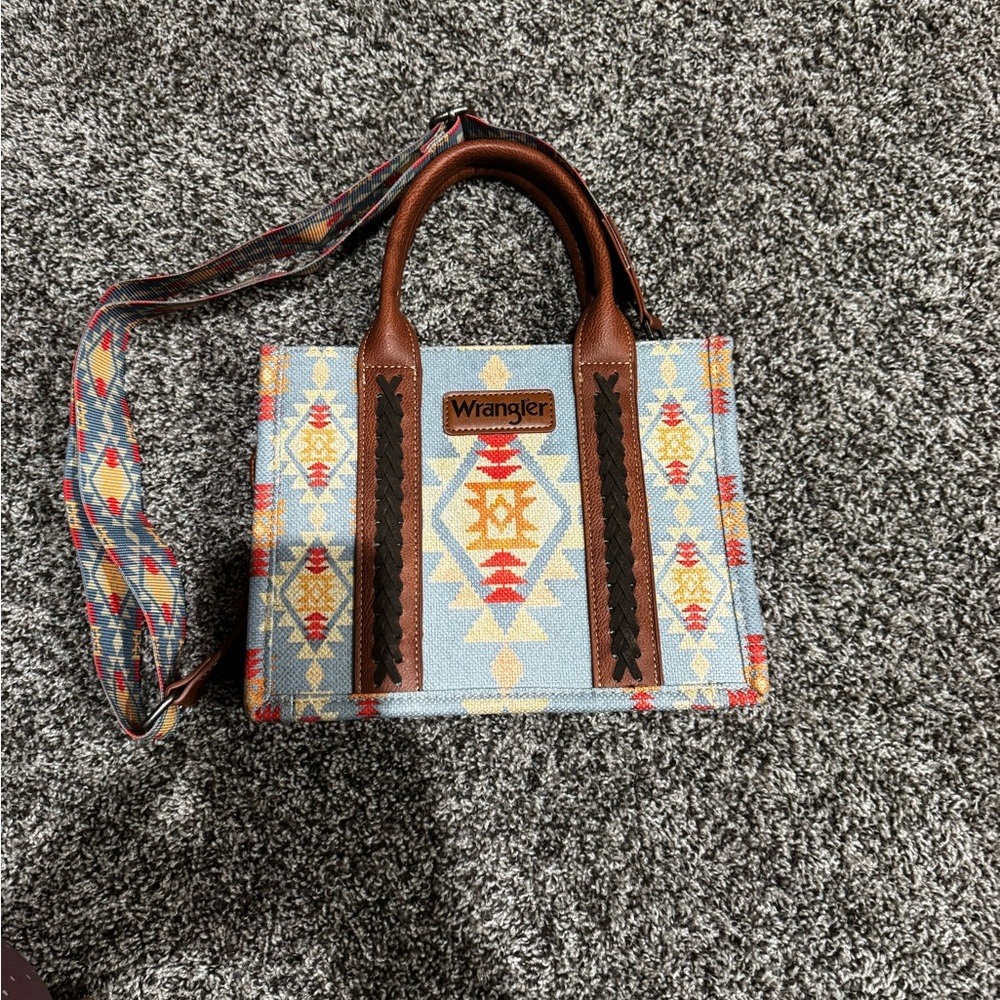 Wrangler Women's Aztec Pattern Purse
